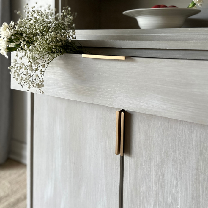 From Dated to Designer: An Oak Hutch Makeover with Cerusing Wax (Beginner-Friendly Tutorial)