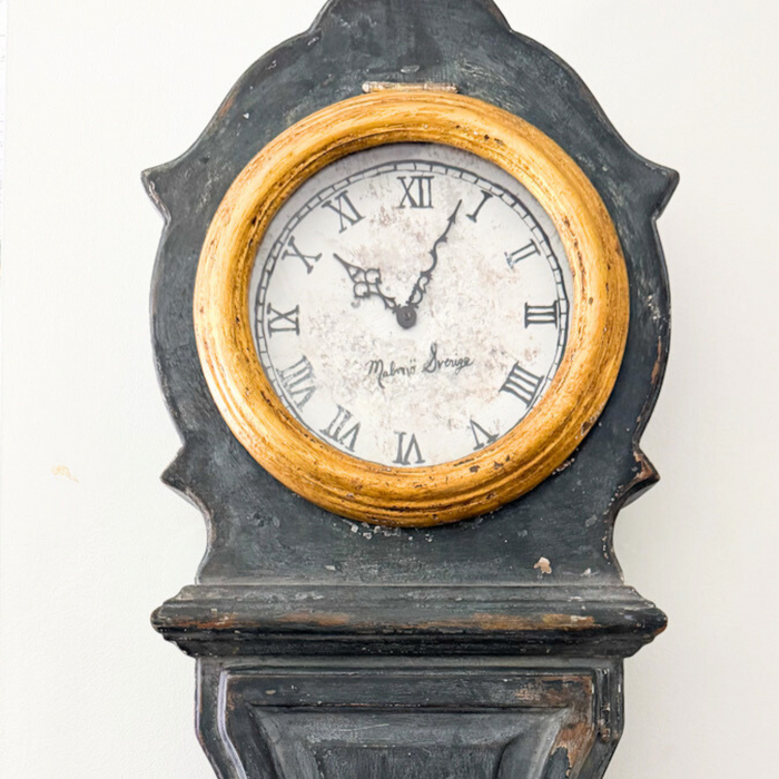 Pulaski Clock Makeover: Creating a Swedish Mora Clock Finish