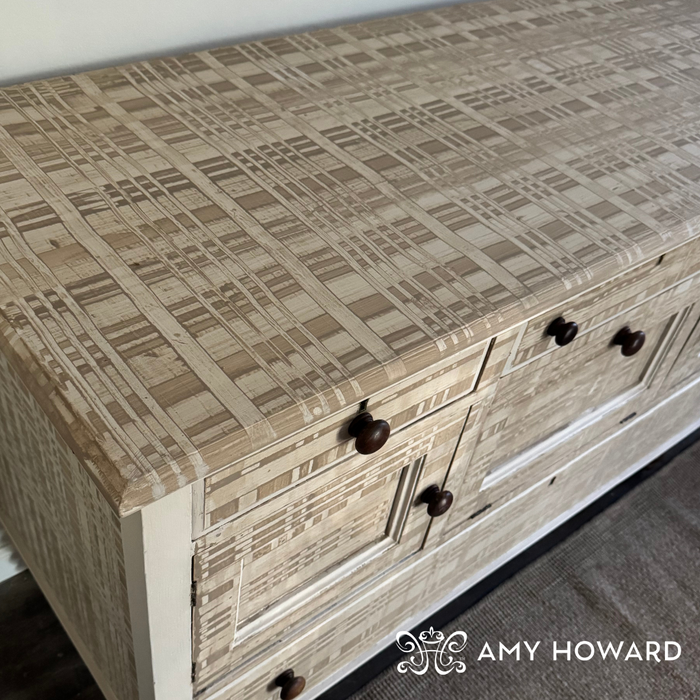 How to Create a Faux Strié Finish on Furniture