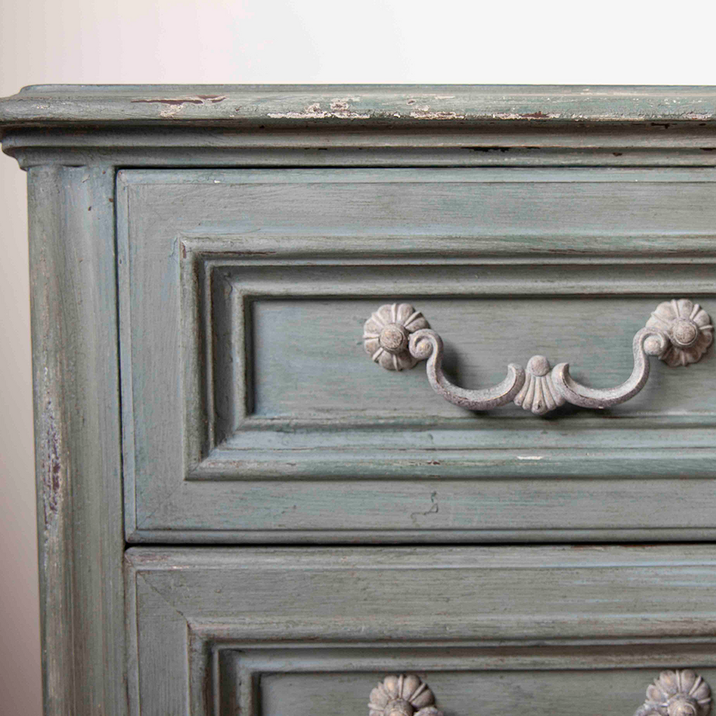 How to Use Milk Paint and Cracked Gesso for Aged, Antique Finishes