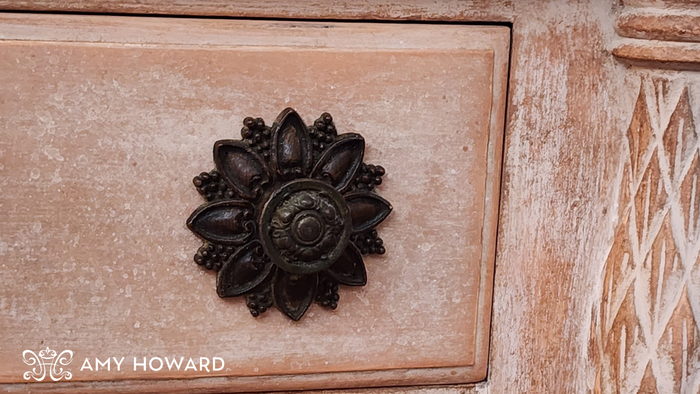 Discover the Power of Milk Paint and Reinvent your Furniture